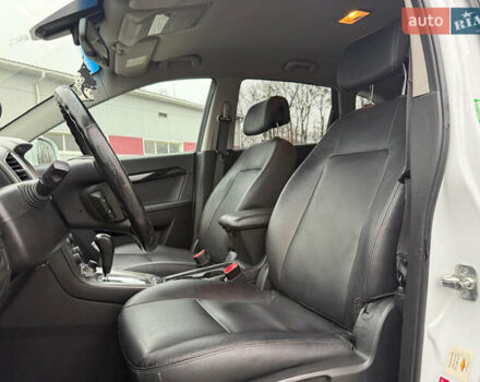 Белый Шевроле Каптива, объемом двигателя 2.2 л и пробегом 200 тыс. км за 11999 $, фото 26 на Automoto.ua