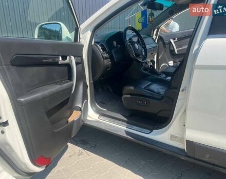 Білий Шевроле Каптіва, об'ємом двигуна 2.2 л та пробігом 113 тис. км за 10000 $, фото 4 на Automoto.ua