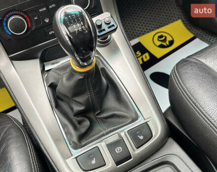 Белый Шевроле Каптива, объемом двигателя 2.23 л и пробегом 115 тыс. км за 9650 $, фото 21 на Automoto.ua