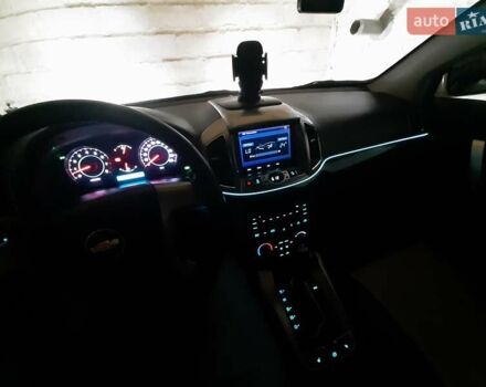 Белый Шевроле Каптива, объемом двигателя 3 л и пробегом 95 тыс. км за 12500 $, фото 14 на Automoto.ua