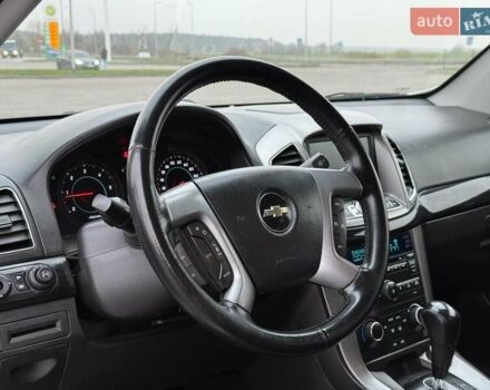 Белый Шевроле Каптива, объемом двигателя 2.2 л и пробегом 150 тыс. км за 12200 $, фото 22 на Automoto.ua