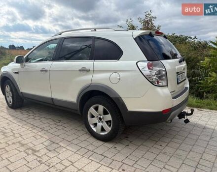 Белый Шевроле Каптива, объемом двигателя 2.2 л и пробегом 210 тыс. км за 11000 $, фото 2 на Automoto.ua