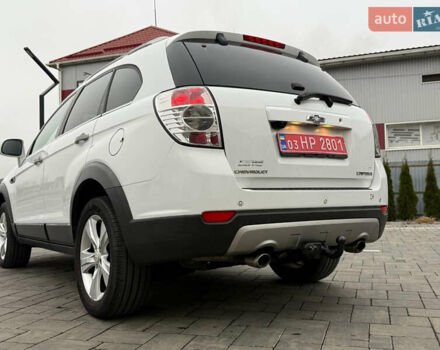 Белый Шевроле Каптива, объемом двигателя 2.2 л и пробегом 200 тыс. км за 11999 $, фото 10 на Automoto.ua