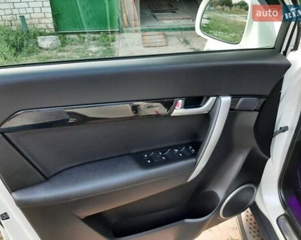 Белый Шевроле Каптива, объемом двигателя 3 л и пробегом 95 тыс. км за 12500 $, фото 5 на Automoto.ua