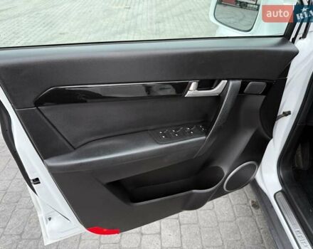 Белый Шевроле Каптива, объемом двигателя 2.2 л и пробегом 150 тыс. км за 12200 $, фото 16 на Automoto.ua