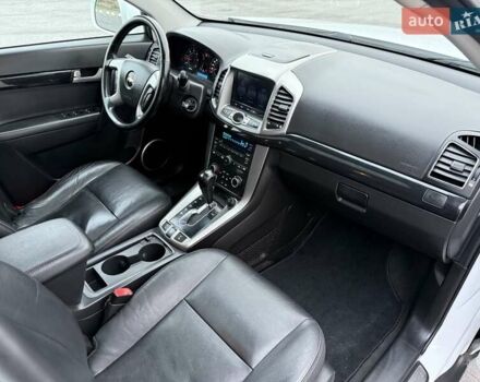 Белый Шевроле Каптива, объемом двигателя 2.2 л и пробегом 150 тыс. км за 12200 $, фото 45 на Automoto.ua