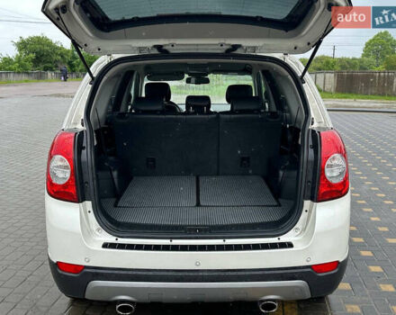 Белый Шевроле Каптива, объемом двигателя 2.23 л и пробегом 223 тыс. км за 8800 $, фото 23 на Automoto.ua