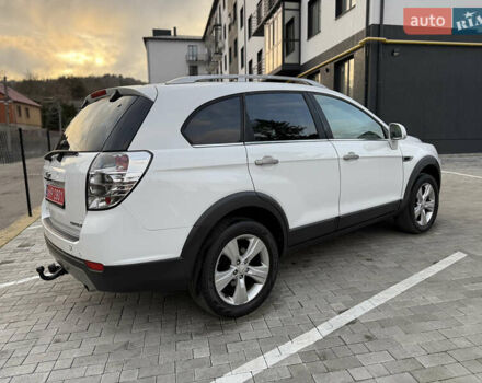 Белый Шевроле Каптива, объемом двигателя 2.2 л и пробегом 200 тыс. км за 12000 $, фото 10 на Automoto.ua