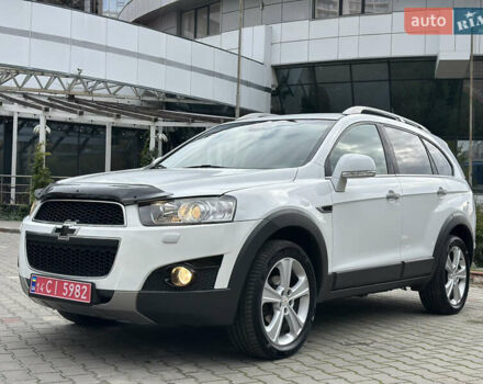 Белый Шевроле Каптива, объемом двигателя 2.2 л и пробегом 157 тыс. км за 11800 $, фото 3 на Automoto.ua