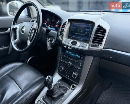 Білий Шевроле Каптіва, об'ємом двигуна 2.23 л та пробігом 215 тис. км за 9250 $, фото 9 на Automoto.ua