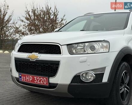 Белый Шевроле Каптива, объемом двигателя 2.2 л и пробегом 150 тыс. км за 12200 $, фото 59 на Automoto.ua