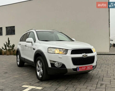 Белый Шевроле Каптива, объемом двигателя 2.2 л и пробегом 200 тыс. км за 11999 $, фото 2 на Automoto.ua