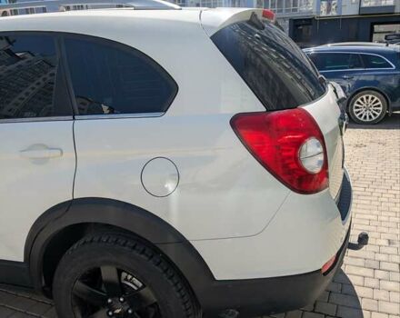 Білий Шевроле Каптіва, об'ємом двигуна 2.38 л та пробігом 170 тис. км за 9950 $, фото 40 на Automoto.ua