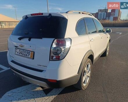 Білий Шевроле Каптіва, об'ємом двигуна 2.2 л та пробігом 247 тис. км за 11500 $, фото 4 на Automoto.ua