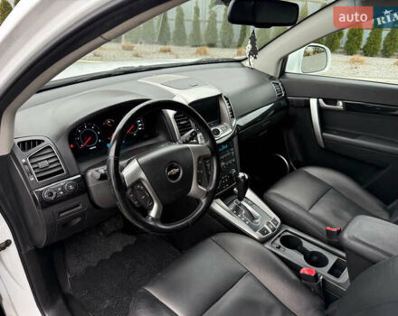 Белый Шевроле Каптива, объемом двигателя 2.2 л и пробегом 200 тыс. км за 12000 $, фото 28 на Automoto.ua