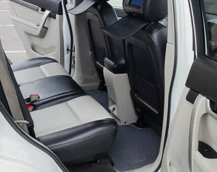 Белый Шевроле Каптива, объемом двигателя 2.23 л и пробегом 178 тыс. км за 12500 $, фото 7 на Automoto.ua