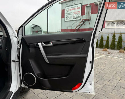 Белый Шевроле Каптива, объемом двигателя 2.2 л и пробегом 200 тыс. км за 11999 $, фото 14 на Automoto.ua