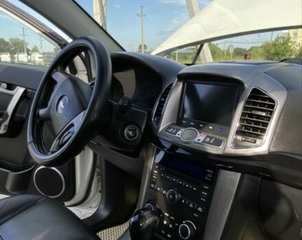 Белый Шевроле Каптива, объемом двигателя 2.2 л и пробегом 230 тыс. км за 10800 $, фото 2 на Automoto.ua