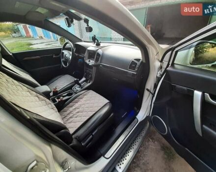 Белый Шевроле Каптива, объемом двигателя 3 л и пробегом 95 тыс. км за 12500 $, фото 13 на Automoto.ua