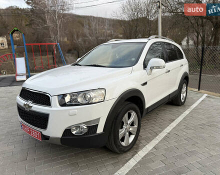 Белый Шевроле Каптива, объемом двигателя 2.2 л и пробегом 200 тыс. км за 12000 $, фото 4 на Automoto.ua