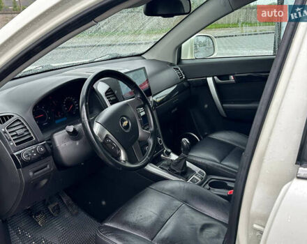 Белый Шевроле Каптива, объемом двигателя 2.23 л и пробегом 223 тыс. км за 8800 $, фото 11 на Automoto.ua