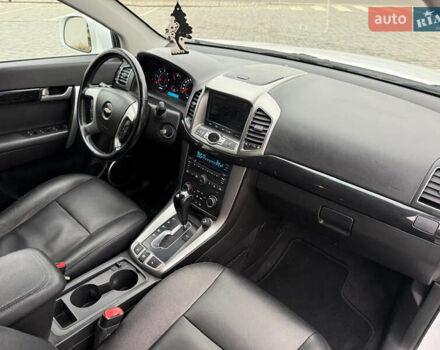 Белый Шевроле Каптива, объемом двигателя 2.2 л и пробегом 200 тыс. км за 11999 $, фото 25 на Automoto.ua