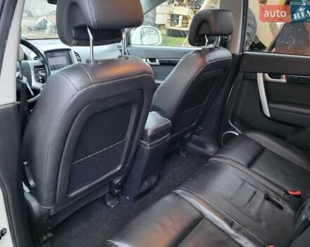 Білий Шевроле Каптіва, об'ємом двигуна 2.23 л та пробігом 208 тис. км за 10800 $, фото 26 на Automoto.ua