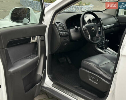 Белый Шевроле Каптива, объемом двигателя 2.2 л и пробегом 157 тыс. км за 11800 $, фото 10 на Automoto.ua