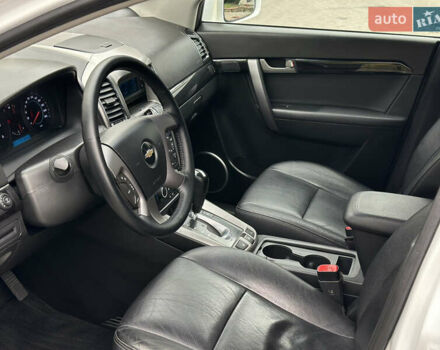 Белый Шевроле Каптива, объемом двигателя 2.2 л и пробегом 157 тыс. км за 11800 $, фото 11 на Automoto.ua