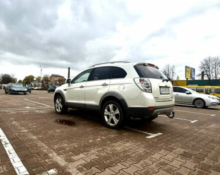 Белый Шевроле Каптива, объемом двигателя 2.23 л и пробегом 178 тыс. км за 10900 $, фото 6 на Automoto.ua