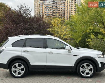 Белый Шевроле Каптива, объемом двигателя 2.2 л и пробегом 157 тыс. км за 11800 $, фото 5 на Automoto.ua