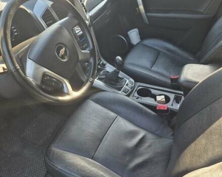 Білий Шевроле Каптіва, об'ємом двигуна 2.23 л та пробігом 183 тис. км за 12000 $, фото 5 на Automoto.ua