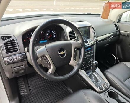 Белый Шевроле Каптива, объемом двигателя 2.2 л и пробегом 112 тыс. км за 13750 $, фото 54 на Automoto.ua