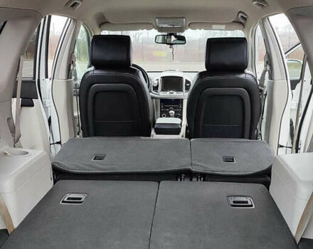 Белый Шевроле Каптива, объемом двигателя 2.23 л и пробегом 178 тыс. км за 12500 $, фото 10 на Automoto.ua