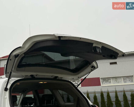 Белый Шевроле Каптива, объемом двигателя 2.2 л и пробегом 200 тыс. км за 11999 $, фото 49 на Automoto.ua