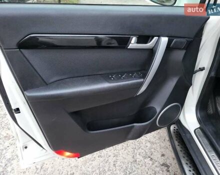 Білий Шевроле Каптіва, об'ємом двигуна 2.23 л та пробігом 208 тис. км за 10800 $, фото 16 на Automoto.ua