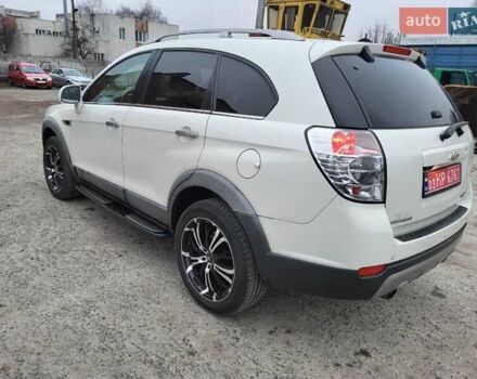 Білий Шевроле Каптіва, об'ємом двигуна 2.23 л та пробігом 208 тис. км за 10800 $, фото 9 на Automoto.ua