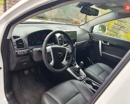 Белый Шевроле Каптива, объемом двигателя 2.2 л и пробегом 219 тыс. км за 9997 $, фото 49 на Automoto.ua