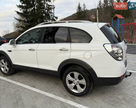 Белый Шевроле Каптива, объемом двигателя 2.2 л и пробегом 200 тыс. км за 12000 $, фото 6 на Automoto.ua