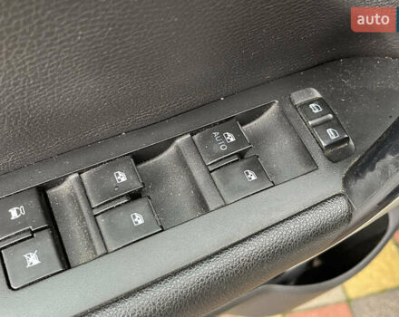 Белый Шевроле Каптива, объемом двигателя 2.23 л и пробегом 115 тыс. км за 9650 $, фото 9 на Automoto.ua