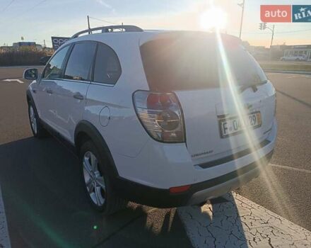 Білий Шевроле Каптіва, об'ємом двигуна 2.2 л та пробігом 247 тис. км за 11500 $, фото 3 на Automoto.ua