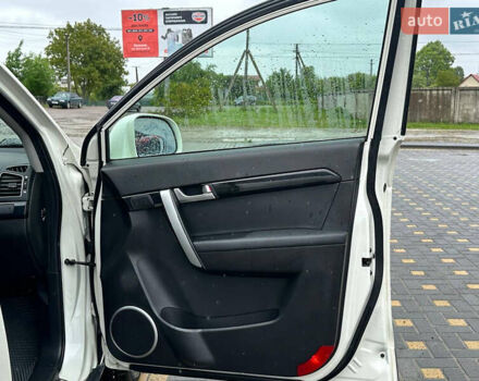 Белый Шевроле Каптива, объемом двигателя 2.23 л и пробегом 223 тыс. км за 8800 $, фото 14 на Automoto.ua