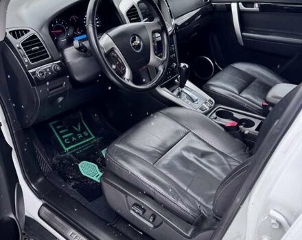 Белый Шевроле Каптива, объемом двигателя 2.2 л и пробегом 87 тыс. км за 12800 $, фото 29 на Automoto.ua