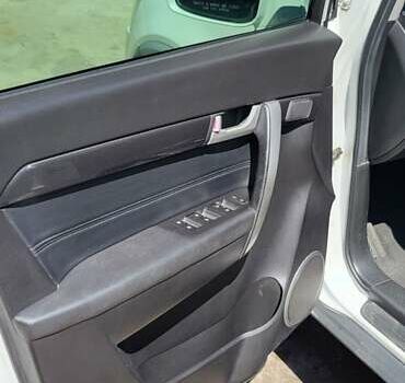 Білий Шевроле Каптіва, об'ємом двигуна 2.38 л та пробігом 250 тис. км за 11700 $, фото 17 на Automoto.ua