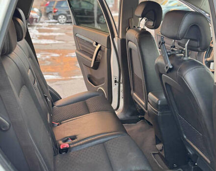 Шевроле Каптива 2013 в Киеве на Automoto.ua Белый Шевроле Каптива, объемом двигателя 2.38 л и пробегом 172 тыс. км за 11500 $, фото 3 на Automoto.ua