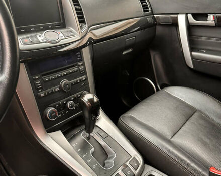 Шевроле Каптива 2013 в Луцке на Automoto.ua Белый Шевроле Каптива, объемом двигателя 2.23 л и пробегом 201 тыс. км за 10000 $, фото 10 на Automoto.ua