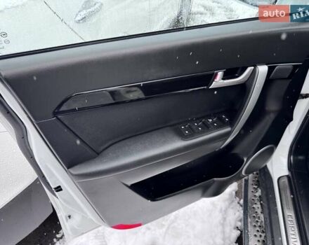 Белый Шевроле Каптива, объемом двигателя 2.2 л и пробегом 87 тыс. км за 12800 $, фото 27 на Automoto.ua