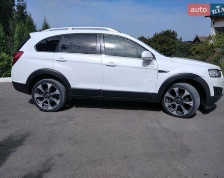 Белый Шевроле Каптива, объемом двигателя 2.2 л и пробегом 225 тыс. км за 10500 $, фото 4 на Automoto.ua