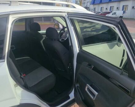 Шевроле Каптива 2013 в Ровно на Automoto.ua Белый Шевроле Каптива, объемом двигателя 2.38 л и пробегом 124 тыс. км за 8800 $, фото 11 на Automoto.ua