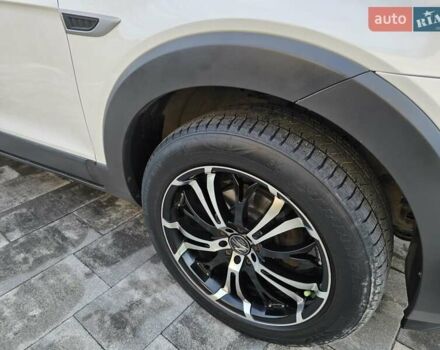 Белый Шевроле Каптива, объемом двигателя 2.2 л и пробегом 205 тыс. км за 11900 $, фото 71 на Automoto.ua